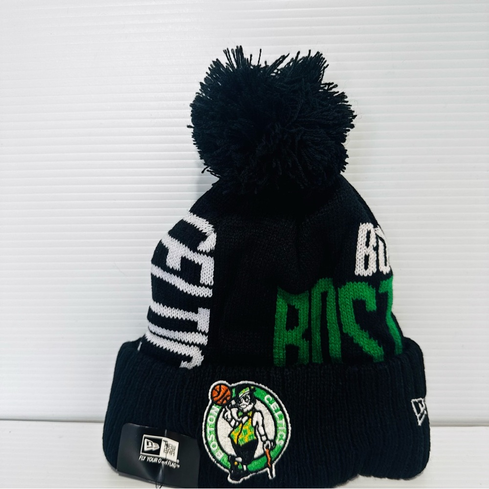 New Era Black and Green Boston Celtics Knit Hat